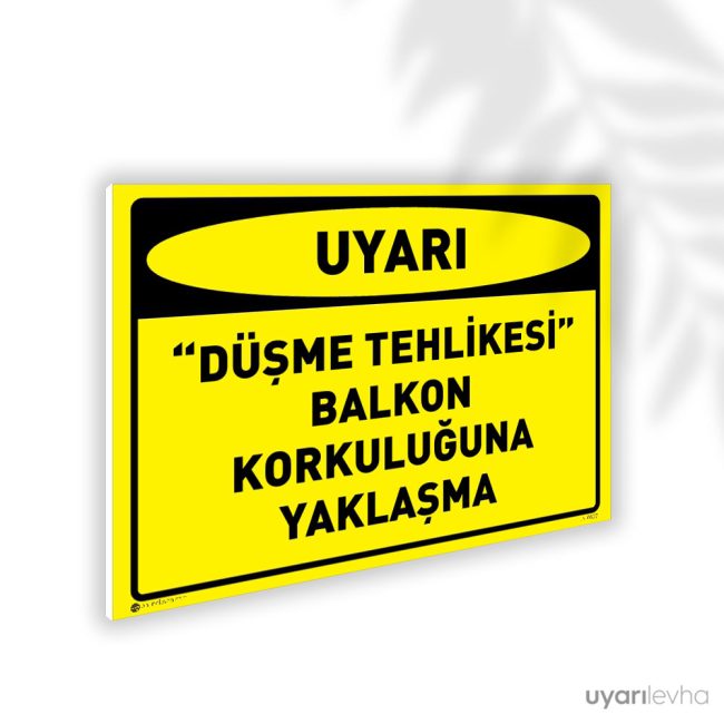 Düşme Tehlikesi Balkon Korkuluğuna Yaklaşma